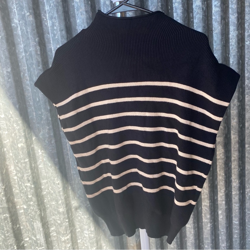 Black Cream Striped Knit Mock Neck Sleeveless Sweater Size Medium
